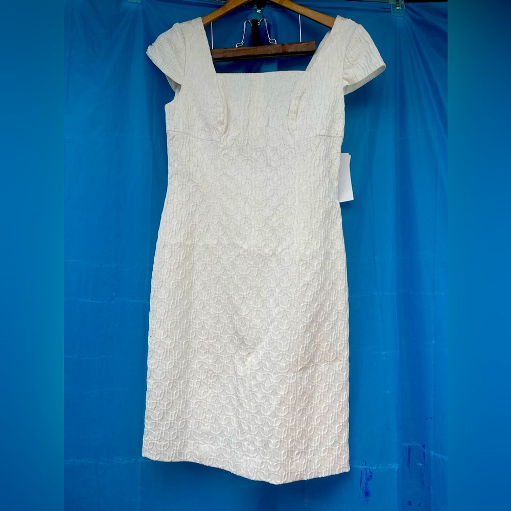 NWT ADRIANNA PAPELL Size 4 off white - Picture 13 of 15